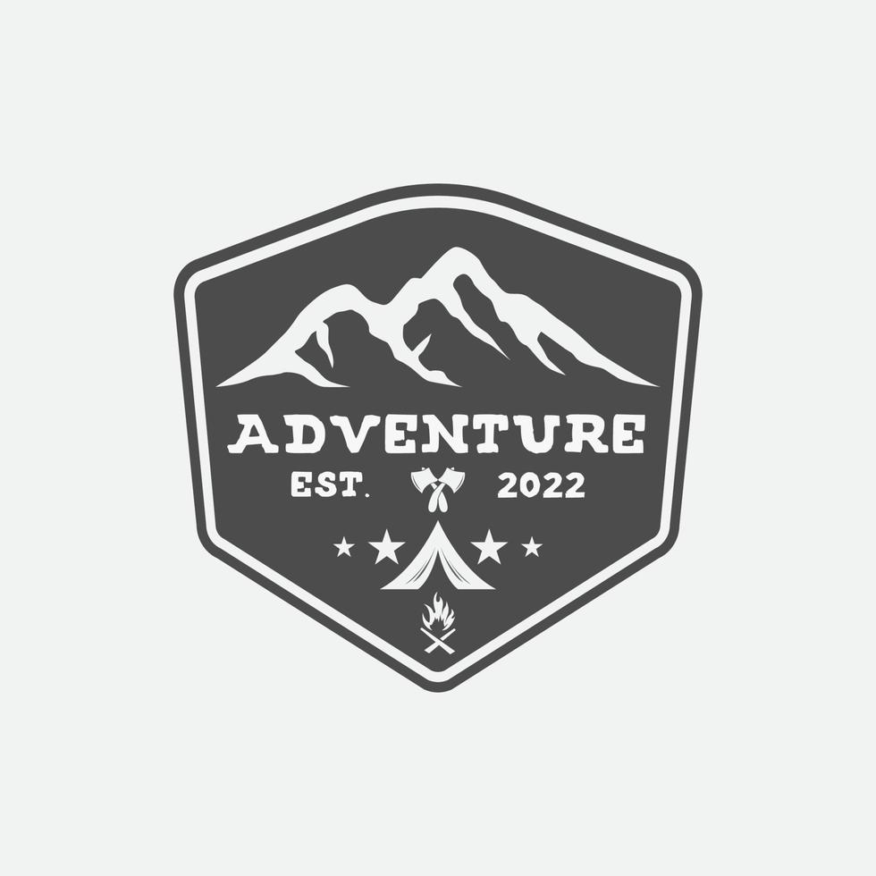 logotipo emblema aventura montanha camping vetor ícone símbolo ilustração design