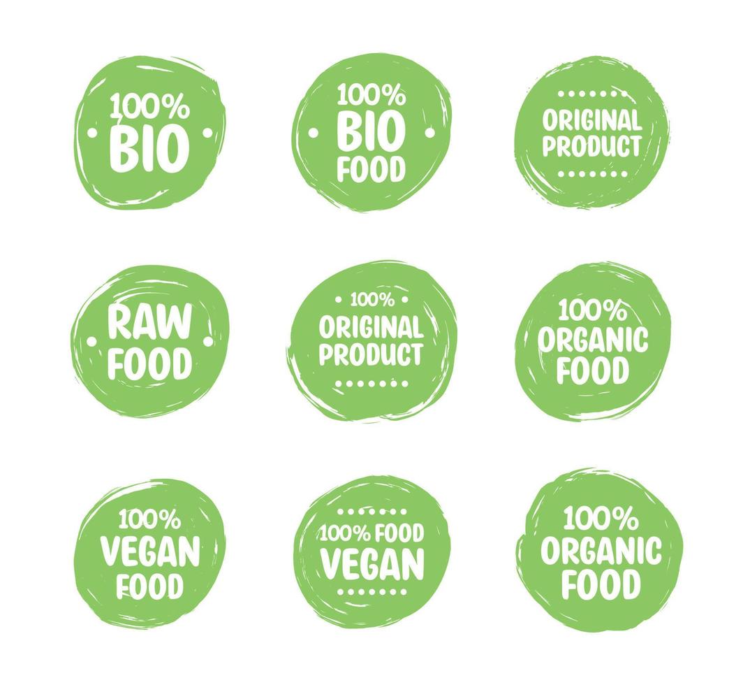 rótulos e etiquetas de logotipo de comida vegana. eco vegetariano, conceito verde de produto natural. ilustração vetorial desenhada à mão. vetor