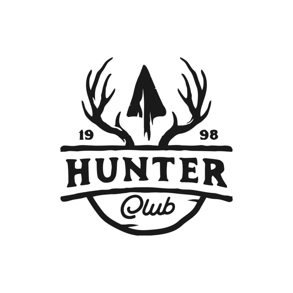 Lança de ponta de flecha nativa rústica retrô vintage e chifres de veado para design de logotipo hipster de caça à flecha vetor