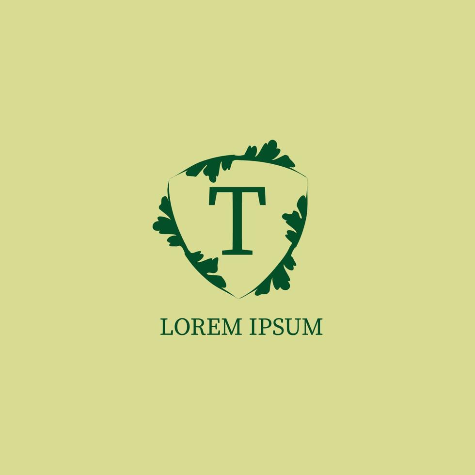 modelo de design de logotipo alfabético letra t. guarda da natureza, conceito de logotipo de segurança. isolado na cor bege verde. ilustração de sinal de escudo floral decorativo. vetor