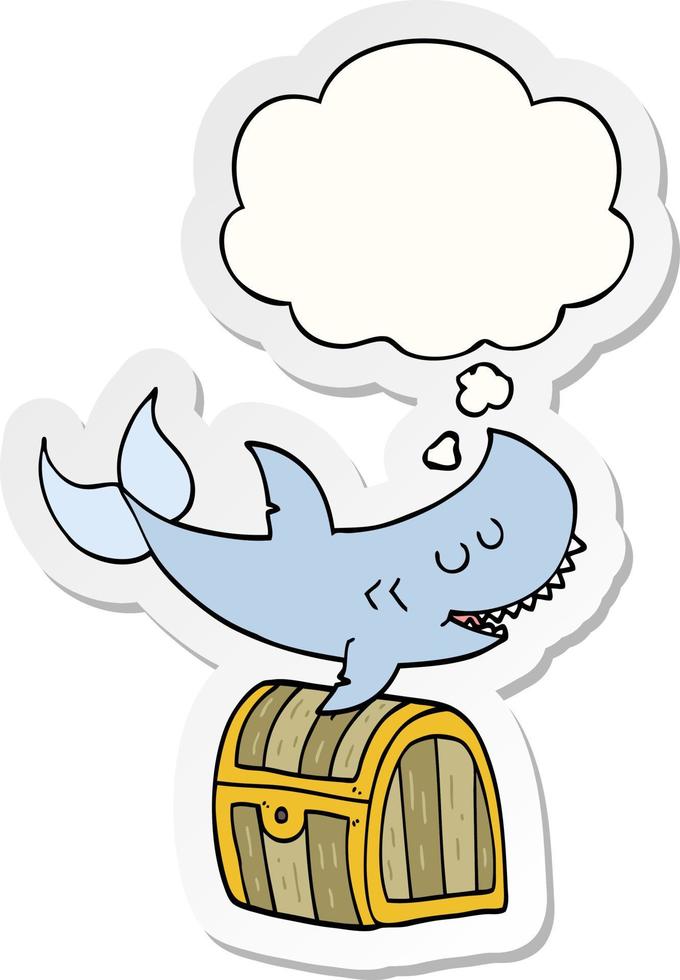 tubarão dos desenhos animados nadando sobre o baú do tesouro e balão de pensamento como um adesivo impresso vetor