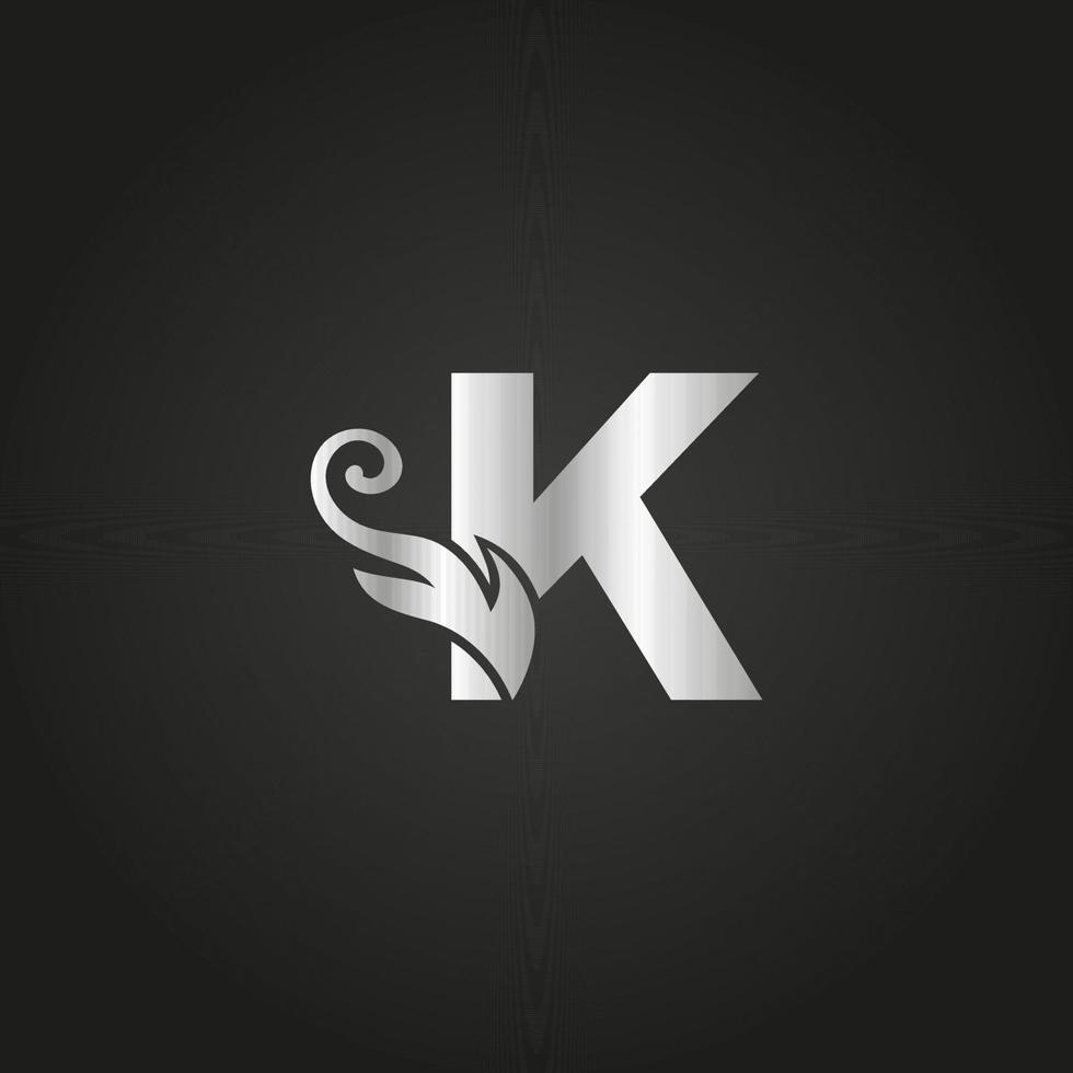 logotipo de letra k de luxo prateado. k logotipo com arquivo vetorial de estilo gracioso. vetor
