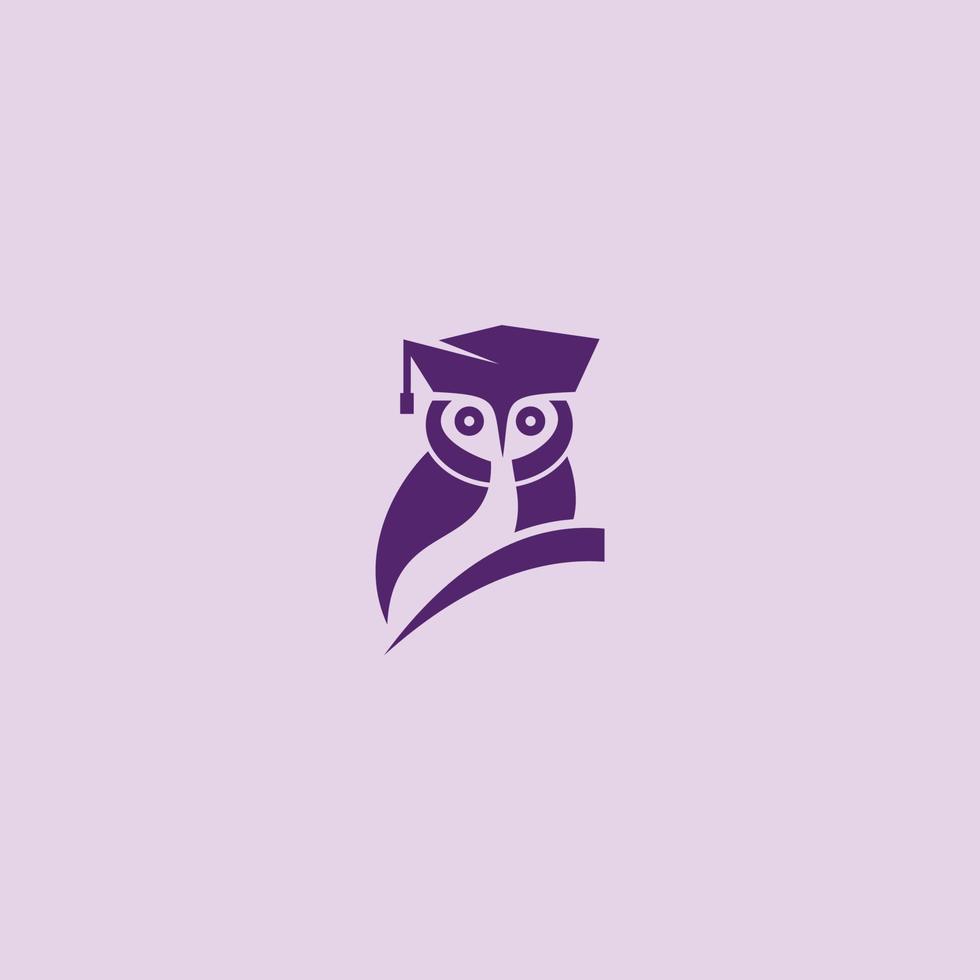 design de logotipo de educação de coruja usando chapéu de formatura vetor