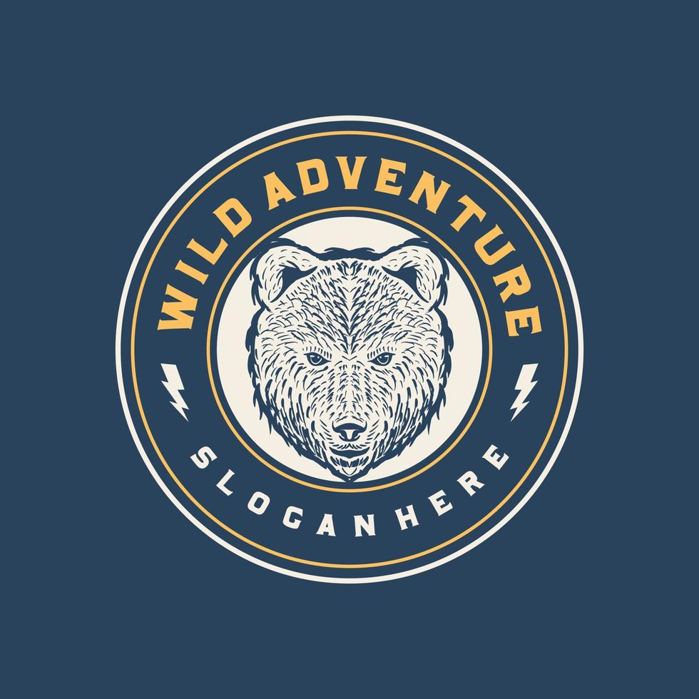 logotipo de distintivo de cabeça de urso de aventura selvagem vetor
