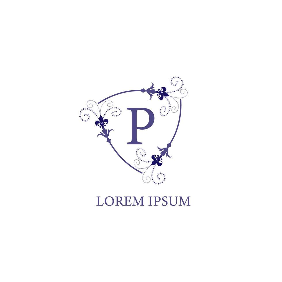 escudo floral decorativo com ornamento de flor de lírio. isolado no fundo branco. modelo de design de logotipo inicial do alfabeto letra p. tema de cor violeta roxo. vetor