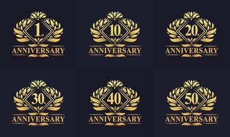 conjunto de logotipo de aniversário retrô vintage. luxuoso pacote de logotipo de aniversário dourado. Pacote de logotipo de 1º, 10º, 20º, 30º, 40º, 50º aniversário. vetor