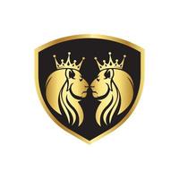 logotipo real de leões gêmeos de ouro com formas de escudo preto e rei coroa vetor