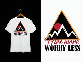 design de camiseta de montanha vetor