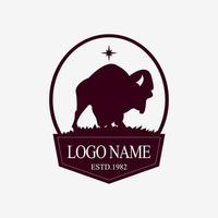 logotipo de silhueta de bisão. bison buffalo logo distintivo emblema sinal isolado. logotipo animal de luxo. vetor