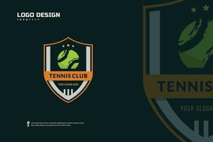 logotipo do distintivo de tênis, identidade da equipe esportiva. modelo de design de torneio de tênis, ilustração vetorial de distintivo de e-sport vetor