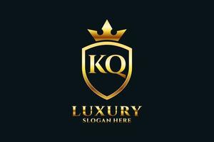 logotipo de monograma de luxo elegante inicial kq ou modelo de crachá com pergaminhos e coroa real - perfeito para projetos de marca luxuosos vetor