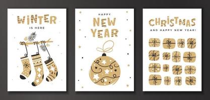 conjunto de cartões de natal com meias, brinquedos e presentes. design exclusivo nas cores branco e dourado vetor