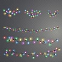 luzes de Natal. linha de vetor com lâmpadas incandescentes. conjunto de guirlanda de natal dourada brilhante levou ilustração de lâmpada de néon. luzes de natal isoladas em fundo transparente para cartões, banners, cartazes