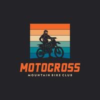 motocross com retro vintage de fundo por do sol. design de impressão de camiseta vetor