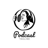 o logotipo do podcast em um estilo plano minimalista isolado contra um fundo branco. ícone de rádio de transmissão de podcast simples. vetor