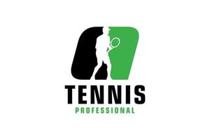 letra q com design de logotipo de silhueta de jogador de tênis. elementos de modelo de design vetorial para equipe esportiva ou identidade corporativa. vetor