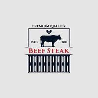 conceito de logotipo de restaurante de churrasco com um vetor premium de carne bovina