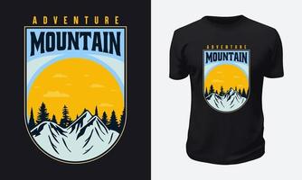 design de camiseta de montanha ao ar livre vetor
