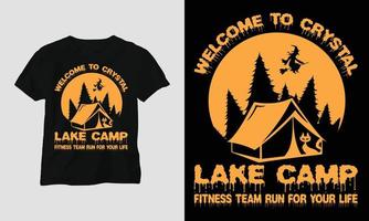 bem-vindo à equipe de fitness do acampamento de crystal lake, corra pela sua vida - vetor de camiseta especial de halloween