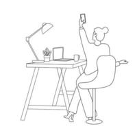 uma mulher se senta no escritório à mesa e tira uma selfie, o local de trabalho doméstico de um freelancer. vida diária de um trabalhador freelance, rotina diária. ilustração vetorial de linha vetor