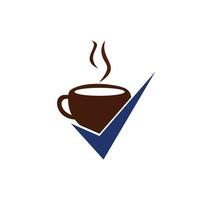 design de logotipo de vetor de verificação de café. xícara de café com uma marca de seleção.