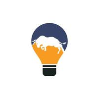 design de logotipo de vetor de touro inteligente. touro com logotipo de vetor de ícone de lâmpada.