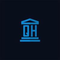 qh monograma de logotipo inicial com vetor de design de ícone de construção de tribunal simples