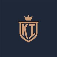 logotipo inicial do monograma ki com estilo de escudo e coroa vetor