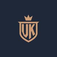 logotipo inicial do monograma vk com estilo de escudo e coroa vetor