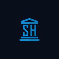 sh monograma de logotipo inicial com vetor de design de ícone de construção de tribunal simples