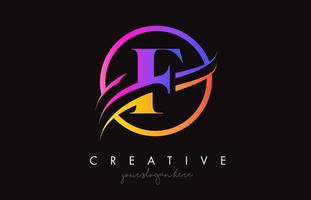 logotipo criativo da letra f com cores laranja roxas e vetor de design de corte circular swoosh
