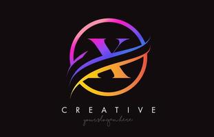 letra criativa x logotipo com cores laranja roxas e vetor de design de corte swoosh circular