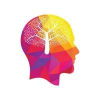 uma árvore de cabeça humana com ilustração de ícone de logotipo de folhas. design de vetor de árvore de cérebro de cabeça humana