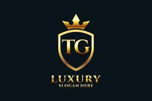 logotipo de monograma de luxo elegante inicial tg ou modelo de crachá com pergaminhos e coroa real - perfeito para projetos de marca luxuosos vetor