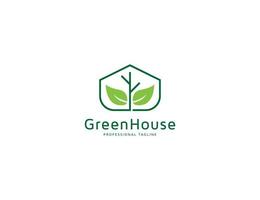 logotipo da casa verde com ilustração de folha de planta vetor