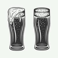 cerveja retrô vintage ou canecas de copos de bebida. pode ser usado como emblema, logotipo, crachá, etiqueta ou marca ou pôster e impressão. arte gráfica monocromática. vetor. vetor