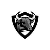 personagem de logotipo de esport de mascote de cabeça de touro com escudo para conceito de logotipo de esporte e jogos vetor