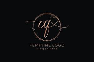 logotipo de caligrafia cq inicial com logotipo de vetor de modelo de círculo de casamento inicial, moda, floral e botânico com modelo criativo.