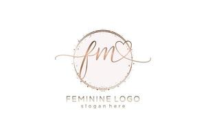 logotipo inicial de caligrafia fm com logotipo de vetor de modelo de círculo de casamento inicial, moda, floral e botânico com modelo criativo.