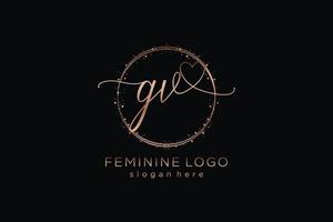 logotipo inicial de caligrafia gv com logotipo de vetor de modelo de círculo de casamento inicial, moda, floral e botânico com modelo criativo.