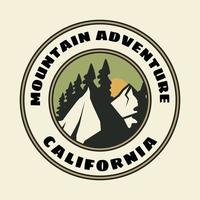 distintivo de california de aventura de montanha desenhada à mão vintage, perfeito para logotipo, camisetas, roupas e outras mercadorias vetor