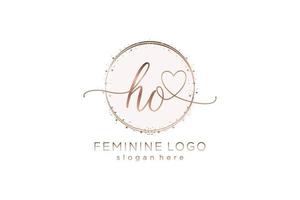 logotipo inicial de caligrafia ho com logotipo de vetor de modelo de círculo de casamento inicial, moda, floral e botânico com modelo criativo.