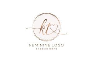 logotipo de caligrafia kt inicial com logotipo de vetor de modelo de círculo de casamento inicial, moda, floral e botânico com modelo criativo.