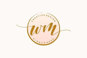 logotipo inicial de caligrafia wm com assinatura de vetor de modelo de círculo, casamento, moda, floral e botânico com modelo criativo.