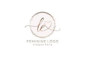 logotipo de caligrafia inicial le com logotipo de vetor de modelo de círculo de casamento inicial, moda, floral e botânico com modelo criativo.