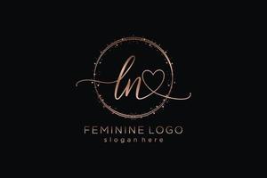 logotipo de caligrafia inicial ln com logotipo de vetor de modelo de círculo de casamento inicial, moda, floral e botânico com modelo criativo.