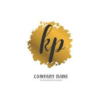 kp manuscrito inicial e design de logotipo de assinatura com círculo. logotipo manuscrito de design bonito para moda, equipe, casamento, logotipo de luxo. vetor