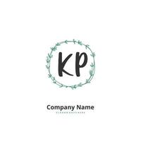 kp manuscrito inicial e design de logotipo de assinatura com círculo. logotipo manuscrito de design bonito para moda, equipe, casamento, logotipo de luxo. vetor