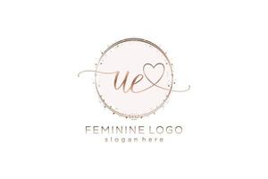 logotipo de caligrafia ue inicial com logotipo de vetor de modelo de círculo de casamento inicial, moda, floral e botânico com modelo criativo.