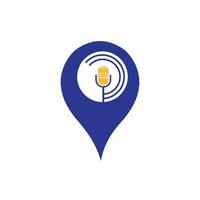 podcast e design de logotipo de pino de mapa. microfone de mesa de estúdio com design de ícone de transmissão. vetor